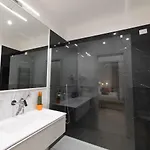 Center - E * Неаполь